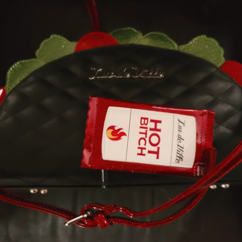 Lux de Ville Taco Purse, Black NWT